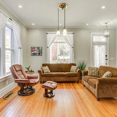 Walk Downtown Inviting Historic Home In Dubuque!